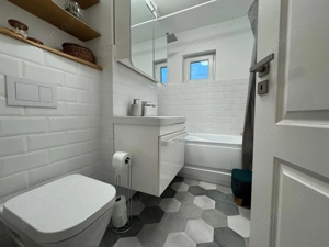 Renovat integral, DECOMANDAT. 2 bai ! - imagine 12 Renovat integral, DECOMANDAT. 2 bai ! - imagine 12