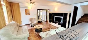 Oferim spre inchiriere, casa deosebi cu 4 camere,2 garaje,zona Soarelui-Braytim