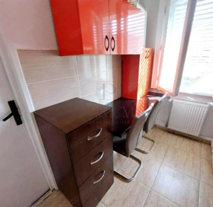 MEDICINA - ETAJ 3 - DECOMANDAT - 4 CAMERE - DEBARA - CENTRALA PROPRIE - CLIMA - imagine 7