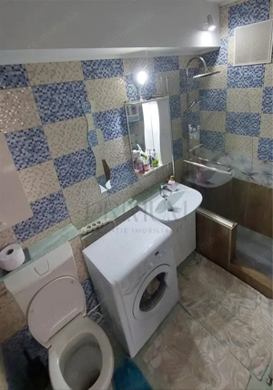 MEDICINA - ETAJ 3 - DECOMANDAT - 4 CAMERE - DEBARA - CENTRALA PROPRIE - CLIMA - imagine 9