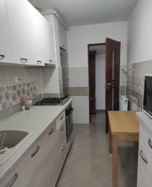 Apartament de 3 camere ( Centrala proprie )-Astra