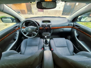 Toyota avensis dublu climatronic scaune incalzite pilot automat   carlig remorcare Oglinzi electrice - imagine 7 Toyota avensis dublu climatronic scaune incalzite pilot automat   carlig remorcare Oglinzi electrice - imagine 7