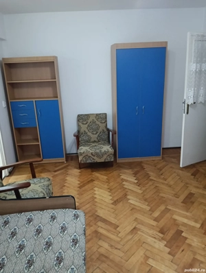 închiriez apartament 