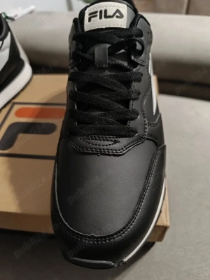 Vand pantofi sport FILA noi 