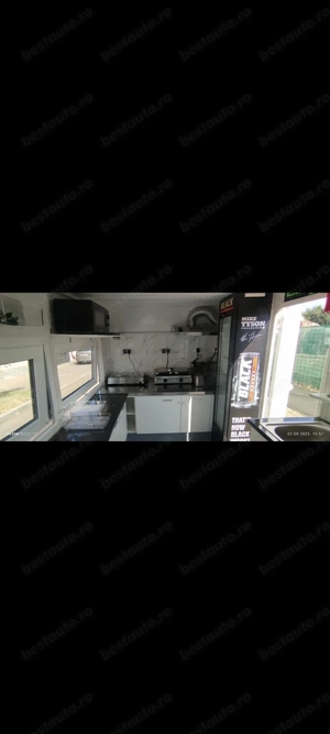 Vând rulota comerciala și in Acte ,AUTORIZATA ,Gata de Lucru din a 2 zi , lungime 4 metri lățime 2.R