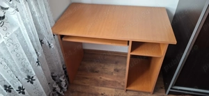 Vand birou pentru PC, PAL melaminat, stare buna, 150 lei