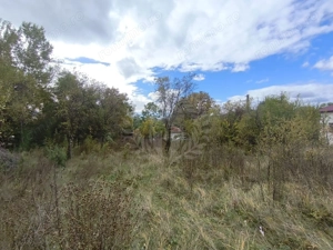 TEREN INTRAVILAN// CORNU DE JOS