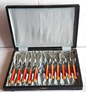 Lot tacâmuri SOLINGEN, cu mâner din bachelită, anii '30 (150 - 130 lei)