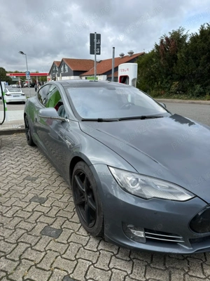 Tesla Model S free supercharging