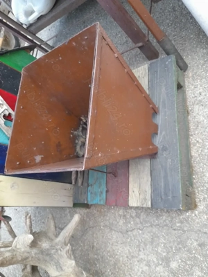 Vând zdrobitor de struguri și presă