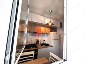 Gars. 31 mp, et 9/10, bloc reabilitat, instalații refăcute, mobilată și utilată - imagine 7