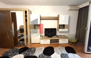 Gars. 31 mp, et 9/10, bloc reabilitat, instalații refăcute, mobilată și utilată - imagine 2