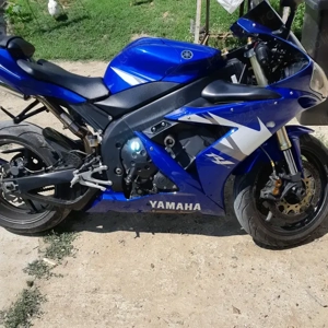 Motocicleta yamaha r1  - imagine 2