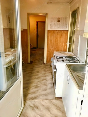 Apartament 3 camere,decomandat,2 balcoane,et. 4,Bdul Decebal - imagine 3