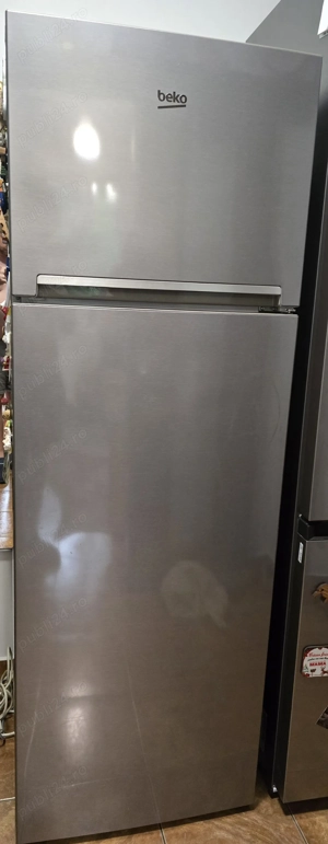 Vand frigider cu doua usi Beko 306 l