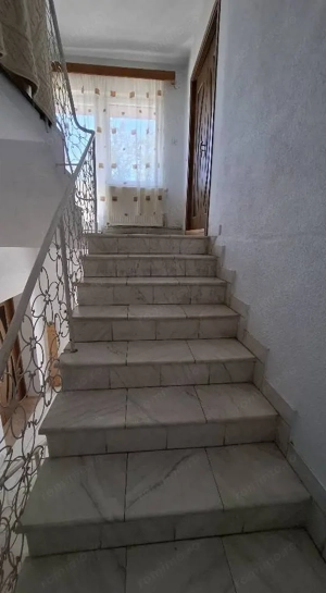 Casa cu 300 mp teren, singur in curte, spre vanzare, cart. Unirii - imagine 8