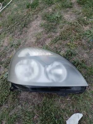 Far Renault symbol 2005