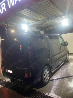  Opel Vivaro 5+1 loc și marfă, an 2005, motor 2.5 DCI defect ( pornește dar bate ceva) - imagine 3