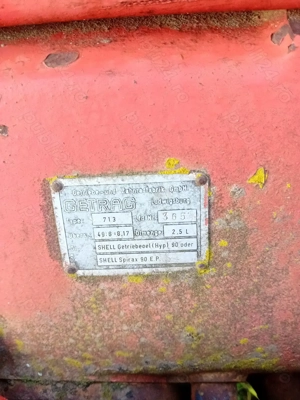 De vanzare presa pentru piese 