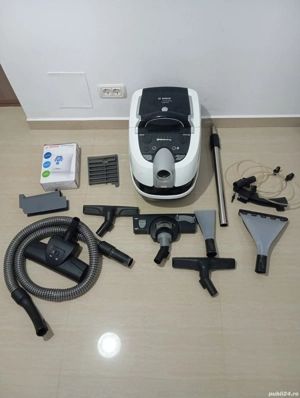 Aspirator Bosch  cu spalare   putere 2100 w