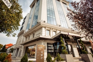 Hotel Mercure Timisoara angajeaza ospatarita cu experienta pentru restaurantul Winestone