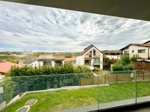 Casă semifinisată cu curte de 357 mp, 159,2 mp utili și priveliște superbă