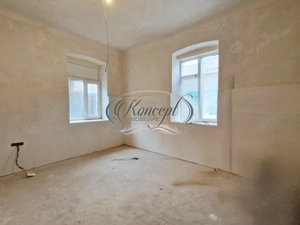 Garsoniera renovata, in zona de case, locatie centrala linistita