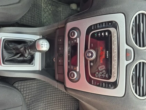 Ford Focus 1.6 benzina 2007 acte la zi Proprietar  - imagine 3