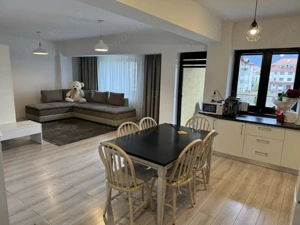 Apartament de 3 camere ( Orientare Optima ) -Tractorul - imagine 3