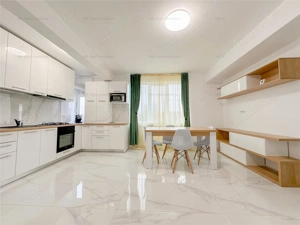 Apartament 3 camere central cu parcare si priveliste - imagine 2
