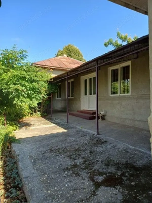 Casa spatioasa, 6 camere, 2 bucatarii + Anexe, Teren 1971mp - imagine 9