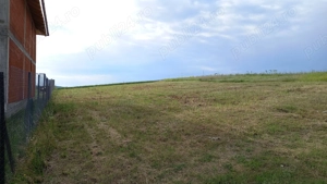 Vând teren la șosea, 5 min Spital Judetean, cu gaz, apa si curent - imagine 2