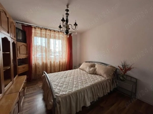 Vilă cu 7 camere, 3 băi, P+M, garaj, terasă, 1130 mp teren, Sântandrei, Bihor. - imagine 4