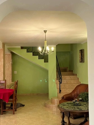 Vilă cu 7 camere, 3 băi, P+M, garaj, terasă, 1130 mp teren, Sântandrei, Bihor. - imagine 5