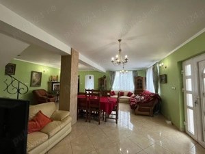 Vilă cu 7 camere, 3 băi, P+M, garaj, terasă, 1130 mp teren, Sântandrei, Bihor. - imagine 6