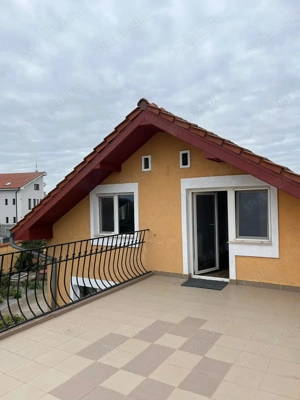 Vilă cu 7 camere, 3 băi, P+M, garaj, terasă, 1130 mp teren, Sântandrei, Bihor. - imagine 13