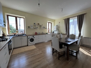 Casă de vânzare în Mândra- Sibiu - imagine 3