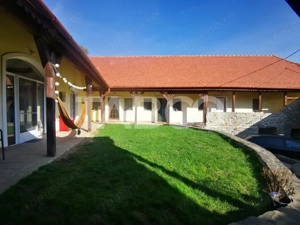 Casa de vanzare pretabila pensiune priveliste superba Fantanele Sibiu - imagine 2