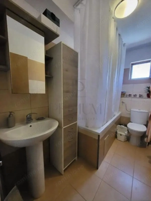 GIROC - 3 CAM - 2BAI - CENTRALA - PARCARE - IZOLAT - SPATIOS- - imagine 10