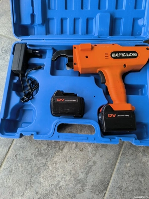 -- Mașină automată de legat fier beton 12V   ca nouă