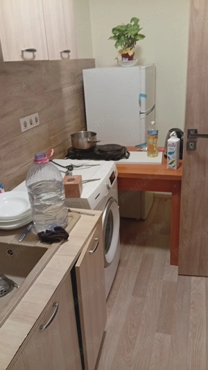 Ofer spre închiriere apartament cu o cam vivo