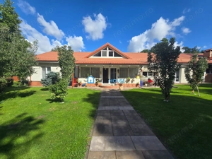 Inchiriere Vila De Lux in Tara Fagarasului - imagine 2