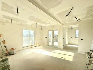 Duplex cu 5 camere despartit prin camera tehnica | Mosnita Noua