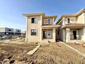 Duplex cu 5 camere despartit prin camera tehnica | Mosnita Noua