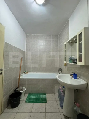 Apartament cu 2 camere, 50mp, decomandat, terasa 18mp, zona Porii - imagine 8