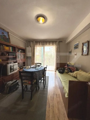 Apartament cu 2 camere, 50mp, decomandat, terasa 18mp, zona Porii - imagine 3