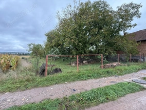 Vând teren intravilan 2000m2  în sat Hotărel, lângă Ștei   cu toate utilitățile