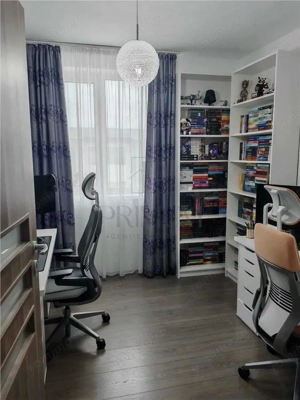 GIROC - 3 Camere - Pod propriu - Loc de parcare - Pozitie buna - imagine 3