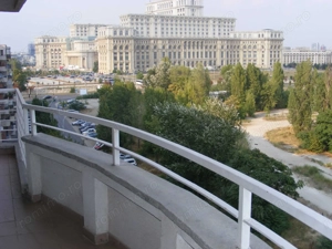 2 camere decomandat – zona Marriott, balcon panoramic, vedere Parlament, parcare