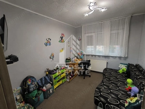 Apartament cu 3 camere,decomandat,centrala proprie,zona Dambovita - imagine 6